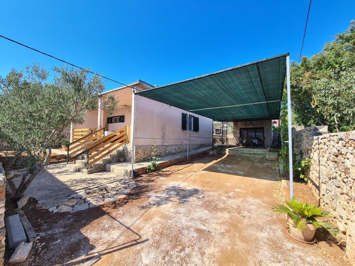 Olive Tree - House With Pool Βίλα Vinišće Εξωτερικό φωτογραφία